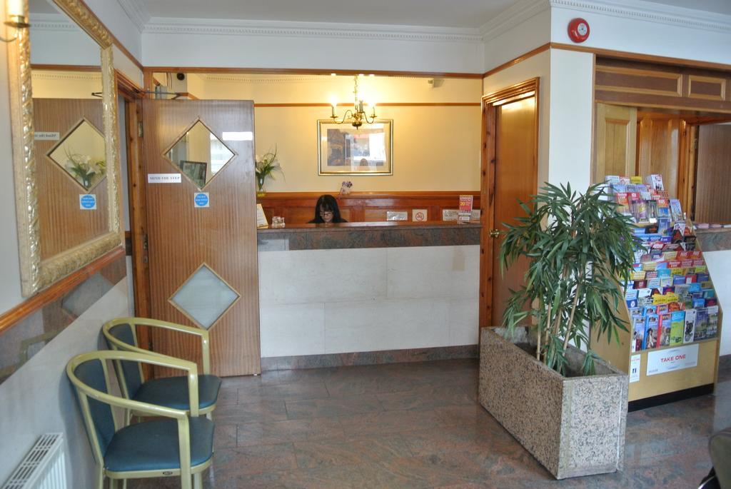 Carlton Hotel Лондон Екстер'єр фото